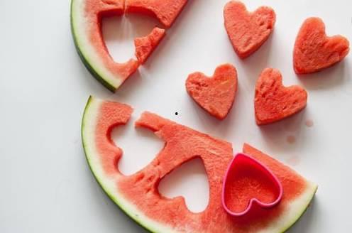 吃瓜吐籽呦,揭秘娱乐圈的甜蜜与苦涩